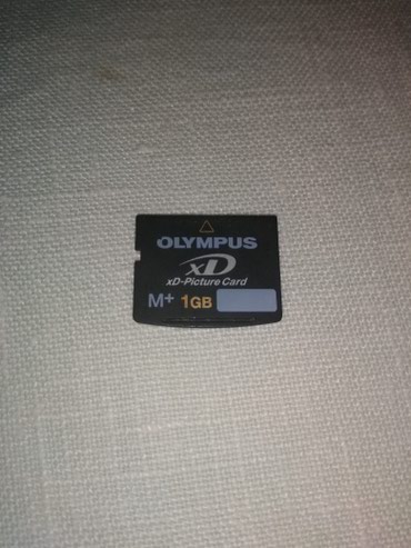crne letnje cizmice: OLYMPUS memory card, XD Picture Card, M+ 1GB