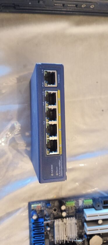 Digər kompüter aksesuarları: Kompyuter və elektronika aksesuarları paketi - HDMI kabelləri: 2 ədəd — 16