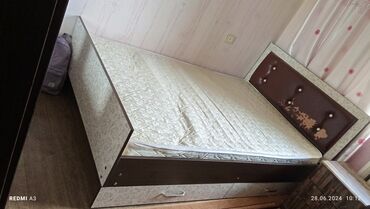 мебель на щаказ: Кровать размер- с матрасом б/у. состояние хорошее, немного декорация