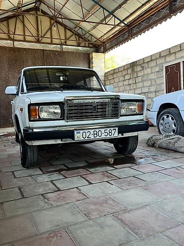 фольксваген поло л с: VAZ 2107, ağ rəng, sedan kuzov. Xüsusiyyətlər: - Rəsmi 4 qapılı — 6
