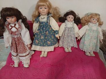 Oyuncaqlar: Bu farfor kuklalar kolleksiyası müxtəlif ölçülərdə və detallı — 3