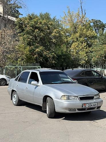 галочка матиз: Седан серебристого цвета, 4 двери, передний привод. Кузов классической — 1