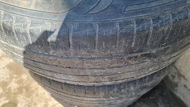 225 60 r17: Продаю летний шины 
Среднем состояние 
размер 225.60.р17 — 2