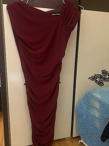 don xs: Bordo rəngli uzun ziyafət/libas - Model: drapeli, pilləli qat-qat — 1