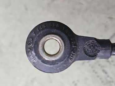 Датчики, сенсоры, предохранители: Датчик детонации Volkswagen 1999 г., Б/у, Оригинал, Германия — 4