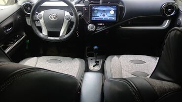 Toyota: Toyota Prius: 1.5 l | 2016 il Hetçbek
