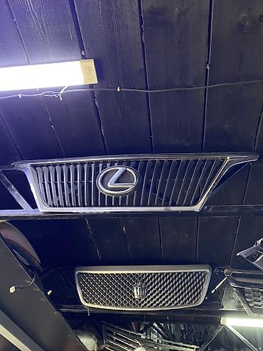Решётка радиатора Lexus. Оригинальная передняя решётка с фирменной