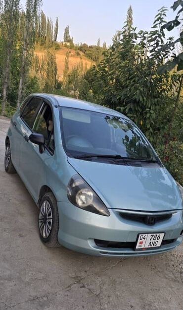 набор ключей в чемодане цена: Honda Fit: 2001 г., 1.3 л, Вариатор, Бензин, Хетчбек