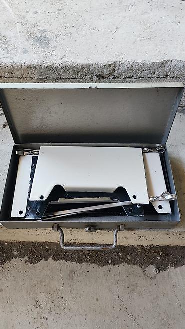 manqal setka: Portativ metal manqal dəsti - Daşına bilən metal çamadan-korpusda — 1