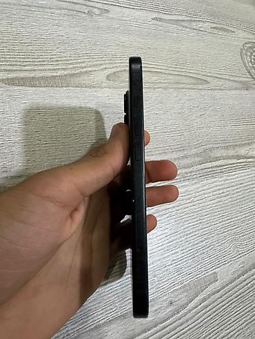 iphone ucun ekran sekilleri: IPhone 16, 128 GB, Jet Black, Qırıq, Barmaq izi, Simsiz şarj — 2
