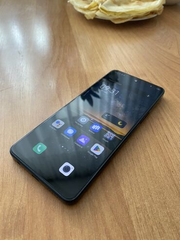 старые кнопочные телефоны: Tecno Camon 19 — экран 6.8" FHD+, процессор Helio G85, 4/6 ГБ RAM, 128