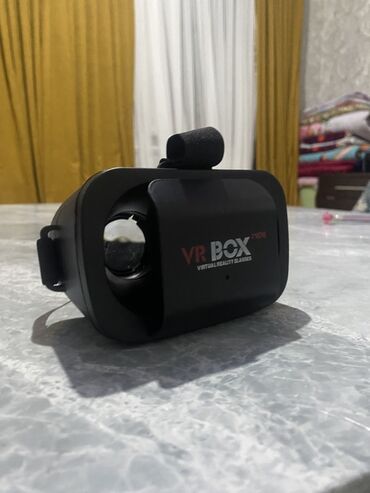 купить вр очки для телефона: Очки виртуальной реальности VR BOX 2.0 в черном корпусе. Оснащены
