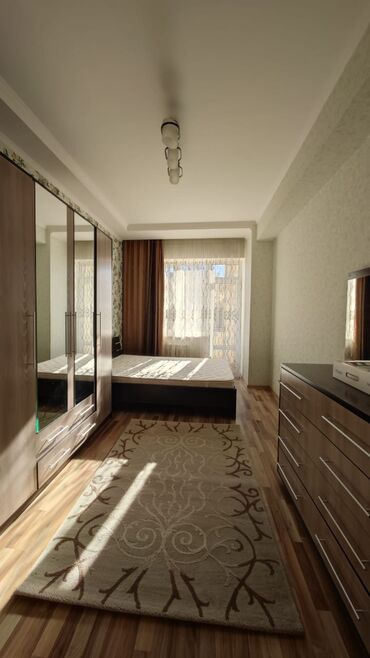 нужна 1 комнатная квартира: 3 комнаты, 130 м², Элитка, 3 этаж, Евроремонт