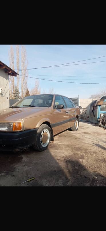 Volkswagen: Volkswagen Passat: 1990 г., 1.8 л, Механика, Бензин, Седан — 1