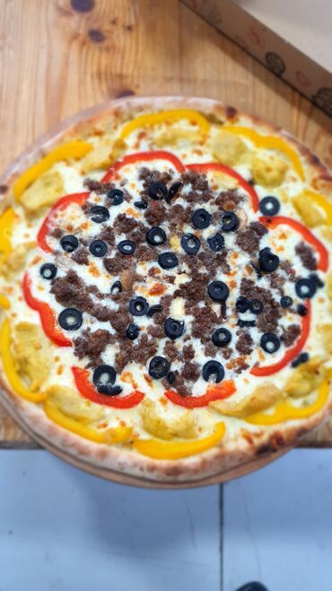 Aşpazlar: Pizzamen işi axtatıram maaş 40 Azn günlük maaş lazımdır 15 gündən — 5