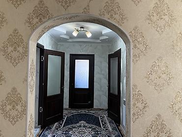 Продажа коттеджей и домов: Продаётся частный дом с большим крытым двором и отдельными — 10