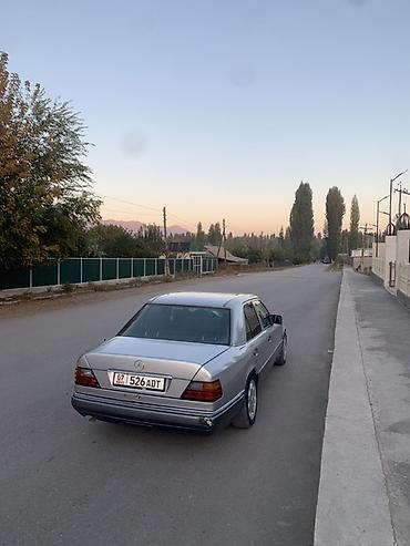 ауди с4 4 2: Mercedes-Benz W124: 1994 г., 2.2 л, Кол менен иштөөчү, Бензин, Седан — 4
