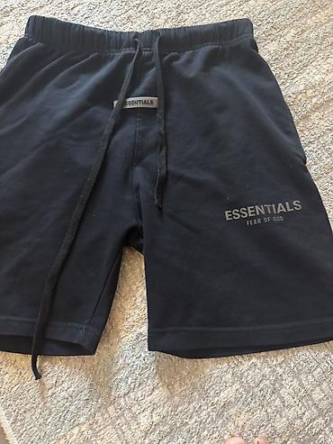 pull and: Шорты Fear of God Essentials, чёрные. - Классический крой до колена - — 1