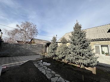 Продажа коттеджей и домов: 🔥 **ТЕЗ САТЫЛАТ! Үй жер тилкеси менен** 📍 Бишкек шаары, Новопавловка — 10