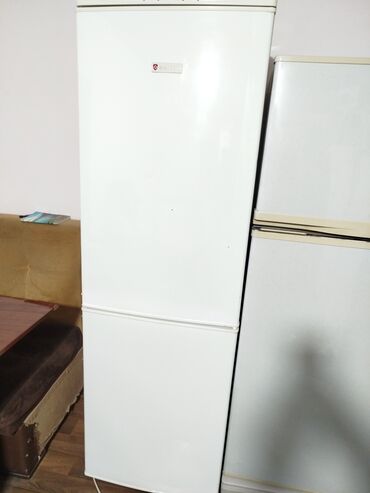 Sırğalar: İşlənmiş 2 qapılı Soyuducu Satılır, rəng - Ağ, Təkərli