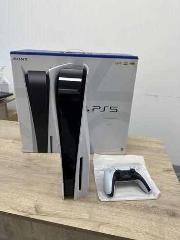 PS5 (Sony PlayStation 5): Продаю Sony PlayStation 5, 825 гб. Версия с дисководом. 3 ревизия