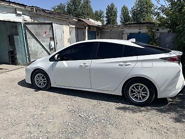 200: Toyota Prius: 2018 г., 1.8 л, Вариатор, Гибрид, Хэтчбэк — 7