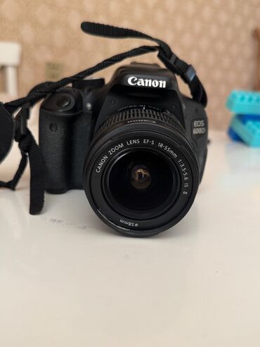 videokamera: Canon EOS 600D fotoaparat satılır Çox yaxşı vəziyyətdədir, demək olar