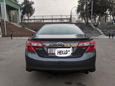 машина женская: Продается серый седан Toyota Camry. Автомобиль в хорошем состоянии, с