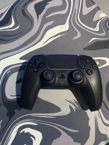 PS5 (Sony PlayStation 5): Dualsenseв отличном состояниичерного цвета с коробкой