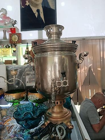 samovar 10 litre: Klassik metal samovar - Material: qalın mis/metal gövdə, cilalı səth — 1