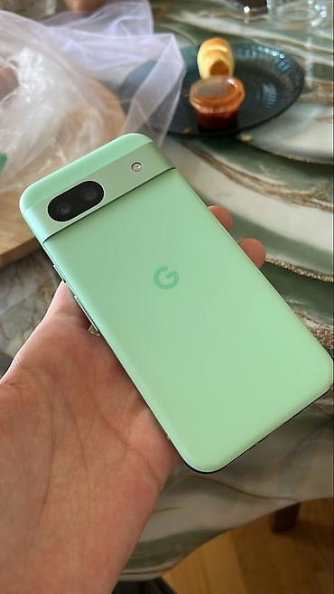Обмен Google Pixel 8a, цвет Sage (мятно‑зеленый) - Компактный корпус