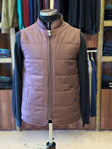 jiletler: Kişi üçün qolsuz quilted jilet - Rəng: tünd qəhvəyi (mat, yüngül — 1