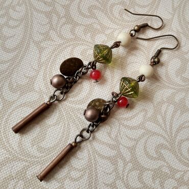 Minđuše: Dva para bilo kojih minđuša Češko staklo, poludragi kamen Potpuno — 13