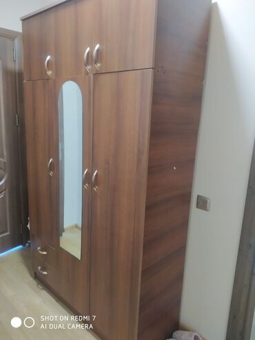 klon paltarı: İşlənmiş, Açılan, 3 qapılı Düz dolab, Qarderob, paltar dolabı, Azərbaycan