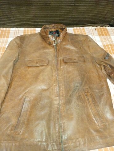 Куртки: (Мужские верхние вещи, разные модели и размеры: 500с за штуку бу есть — 5