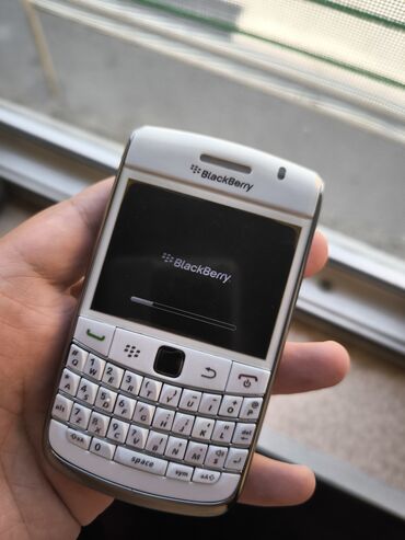 işləmiş telefonlar: Blackberry Bold 9780, цвет - Белый