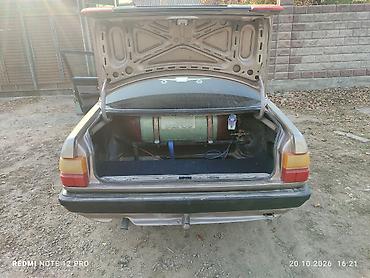 мотор жаз: Audi 100: 1990 г., Кол менен иштөөчү, Бензин, Седан — 5