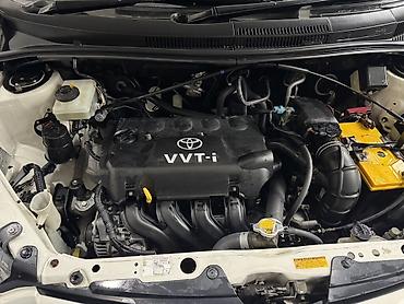 Toyota: Toyota ist: 2003 г., Автомат, Бензин, Хэтчбэк — 4