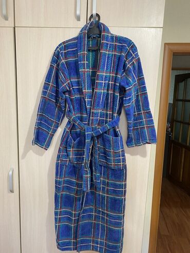 мужские банные халаты: Продаю мужской халат махровый Б/у. в хорошем состоянии. Размер 48