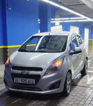 Chevrolet: Chevrolet Spark: 2015 г., 1 л, Автомат, Бензин, Хэтчбэк