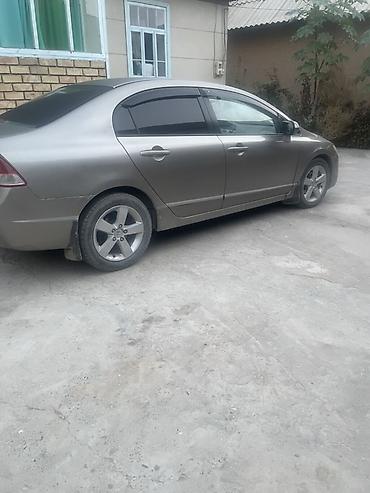 mitsubishi lancer: Honda Civic: 2006 г., Седан — 2