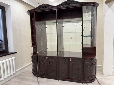 бу шкаф для посуды: Гарнитур для зала, Б/у, Шкаф, МДФ, Самовывоз, цвет - Коричневый