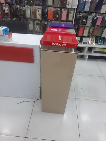 mağaza ucun vitrin: Şüşə vitrin stend - Material: ön və yan panellər tam şüşə, karkas — 1
