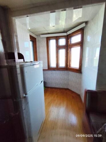 Uzunmüddətli kirayə mənzillər: Binəqədi rayonu,Varovski,milli qvardiyanın yanında.9 mərtəbəli binanın — 8