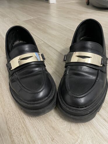 air max bw black: Loafers, Zara, 36