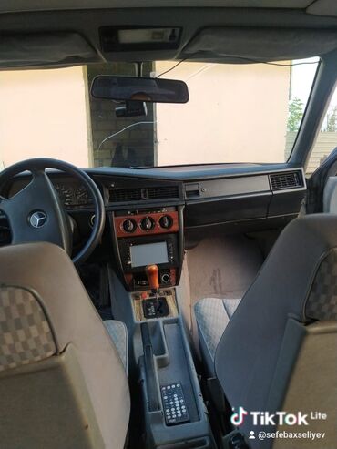 Mercedes-Benz: Mercedes-Benz 190 (W201): 1.8 l | 1992 il Sedan — 7