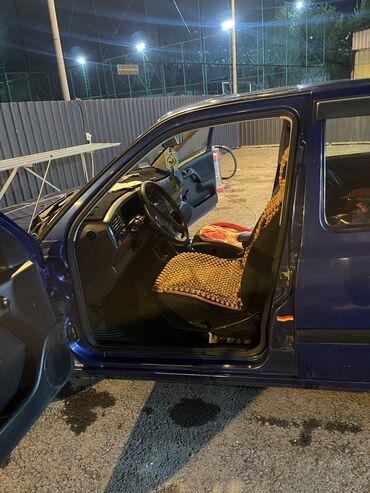 Volkswagen: Volkswagen ID.3: 1994 г., 1.6 л, Механика, Бензиновая, Седан — 4