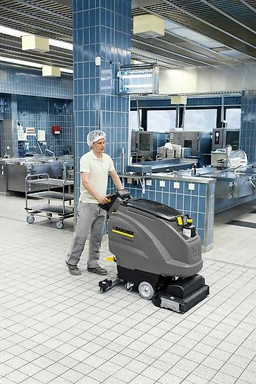 hovuz təmizlənməsi: Karcher yer,doseme yuma aparatı – İCARƏYƏ VERİLİR (saatliq ve ya uzun — 3