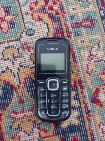 daraqli fenler: Nokia 1, < 2 GB Memory Capacity, rəng - Qara, Düyməli