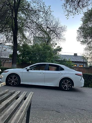 Транспорт: Toyota Camry: 2018 г., Автомат, Бензин, Седан — 5